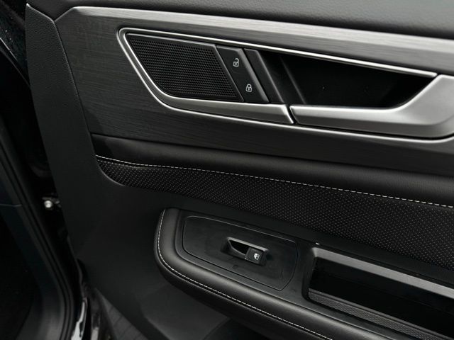 2025 VOLKSWAGEN ATLAS CROSS SPORT - Image 16