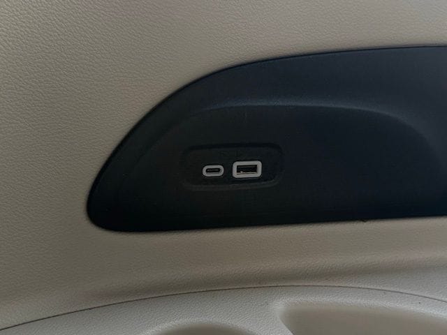 2023 CHRYSLER PACIFICA - Image 21