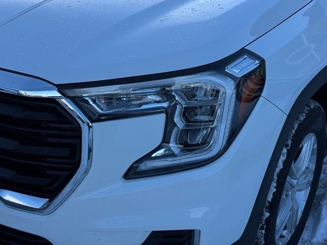 2023 GMC TERRAIN - Image 2