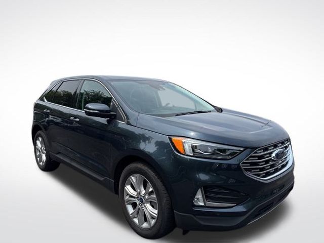 2022 Ford Edge Titanium photo 3