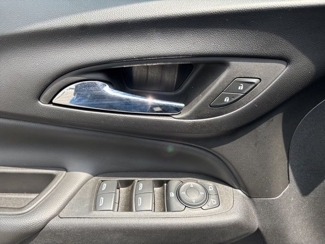 2022 CHEVROLET EQUINOX - Image 10