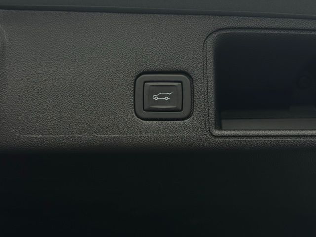 2024 GMC TERRAIN - Image 12