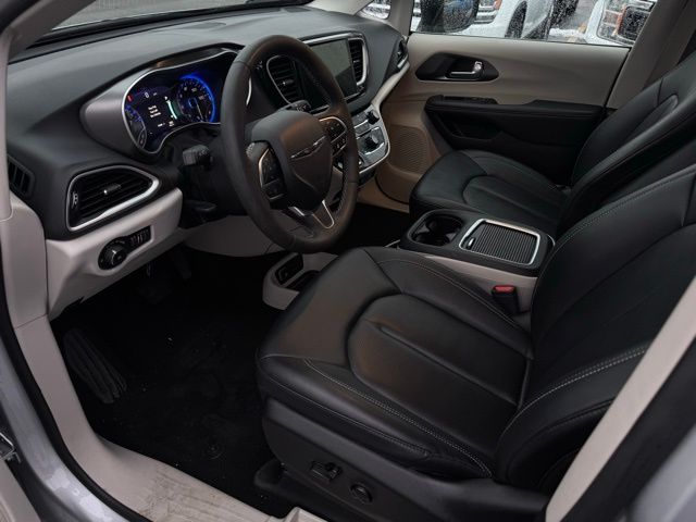 2024 CHRYSLER PACIFICA - Image 16