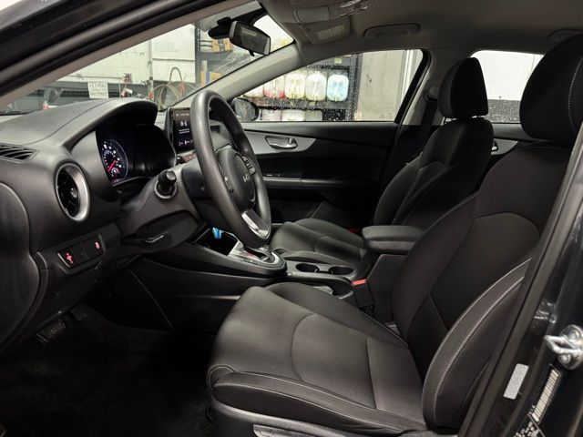 2024 KIA FORTE - Image 15
