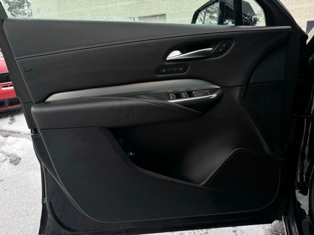 2023 CADILLAC XT4 - Image 11