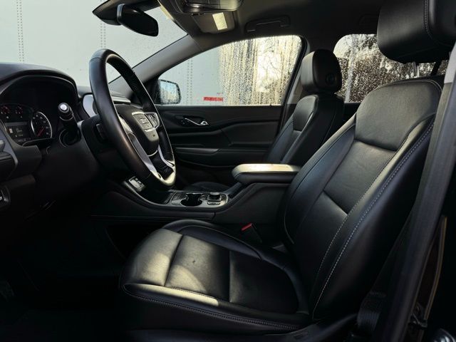 2023 GMC ACADIA - Image 18