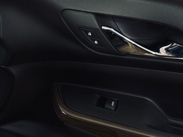 2023 GMC ACADIA - Image 15