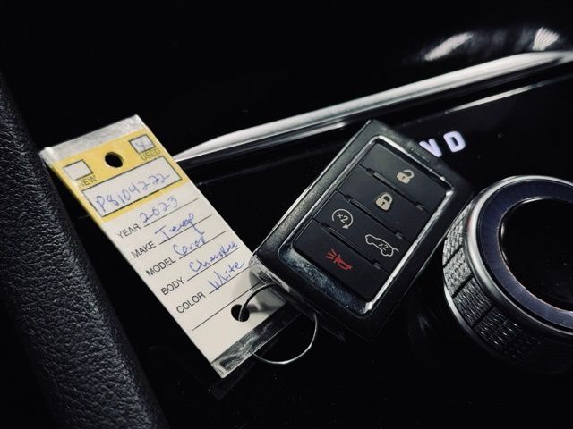 2023 JEEP GRAND CHEROKEE - Image 36