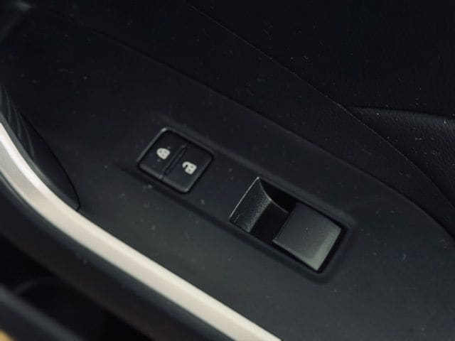 2025 TOYOTA RAV4 - Image 13