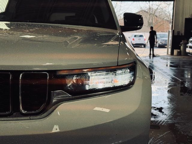 2023 JEEP GRAND CHEROKEE L - Image 3