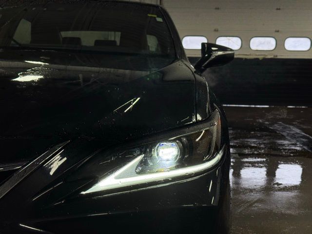 2023 LEXUS ES - Image 3