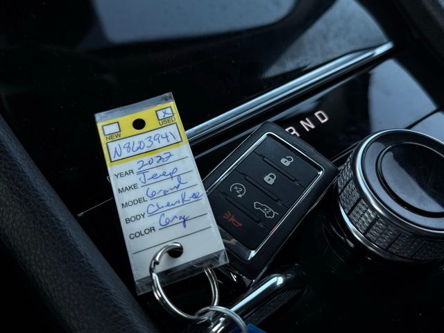 2022 JEEP GRAND CHEROKEE - Image 38