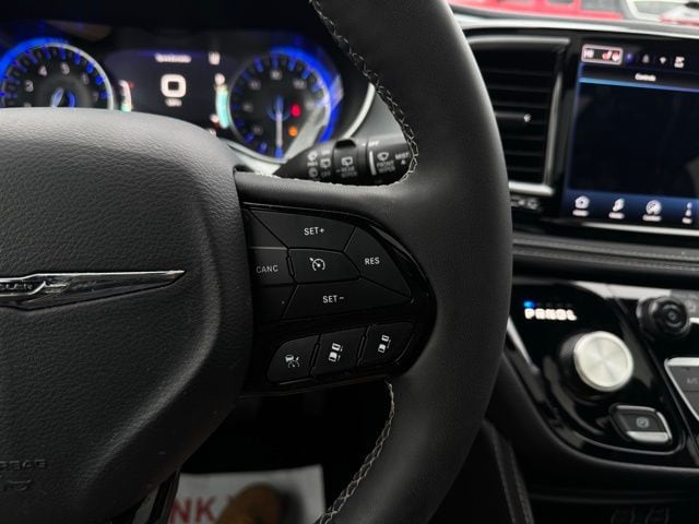 2025 CHRYSLER PACIFICA - Image 34