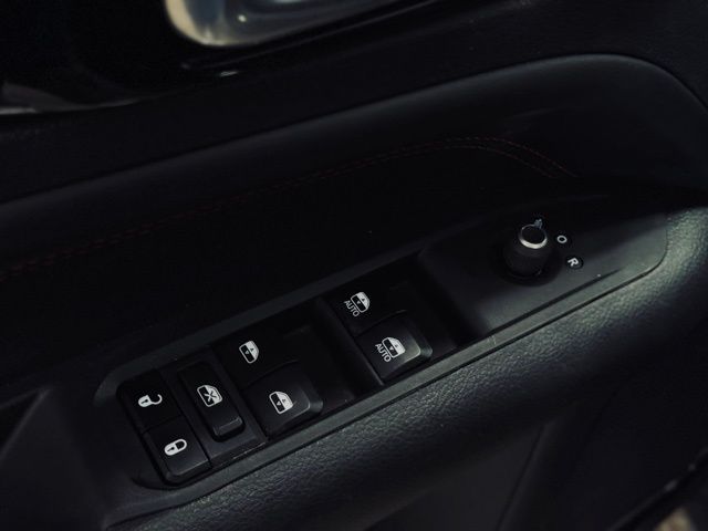 2022 JEEP COMPASS - Image 16