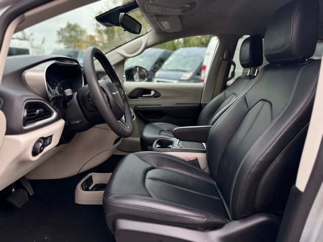 2024 CHRYSLER PACIFICA - Image 17