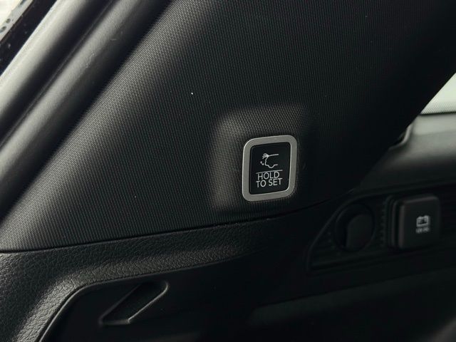 2023 JEEP GRAND CHEROKEE - Image 12