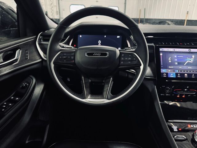 2025 JEEP GRAND CHEROKEE - Image 23