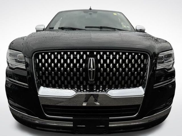 2022 Lincoln Navigator Black Label photo 3