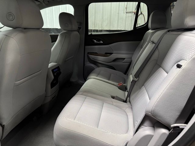 2023 GMC ACADIA - Image 18