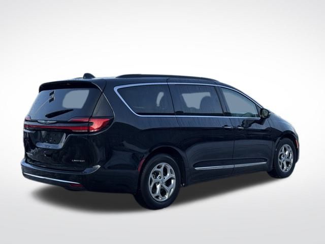 2023 CHRYSLER PACIFICA - Image 5