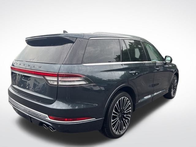 2023 Lincoln Aviator Black Label photo 4