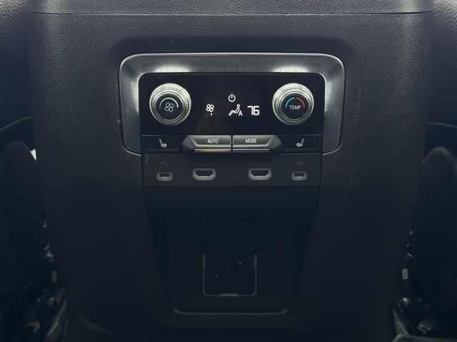 2021 GMC YUKON - Image 25