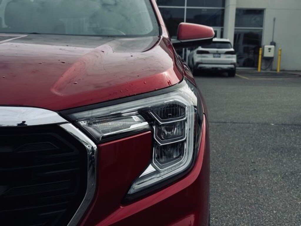 Used 2024 GMC Terrain SLE SUV