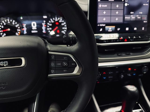 2025 JEEP COMPASS - Image 25