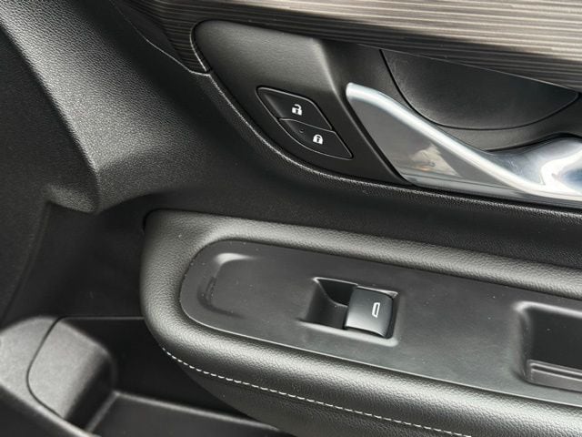 2024 GMC TERRAIN - Image 13