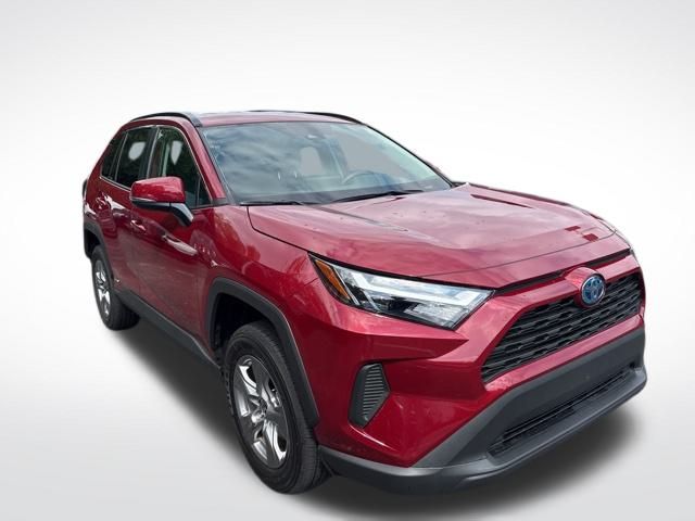 2024 Toyota RAV4 Hybrid XLE photo 3
