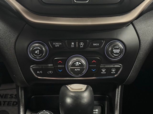 2017 JEEP CHEROKEE - Image 33