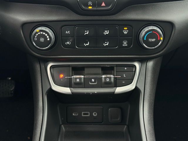 2024 GMC TERRAIN - Image 28