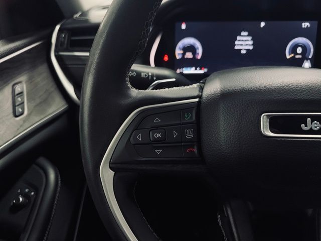 2023 JEEP GRAND CHEROKEE L - Image 30