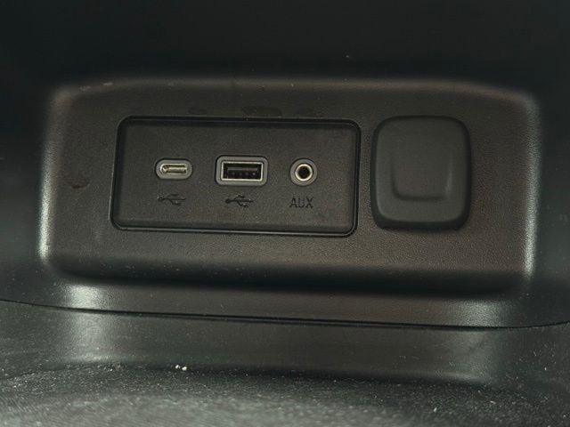 2023 CHEVROLET EQUINOX - Image 32