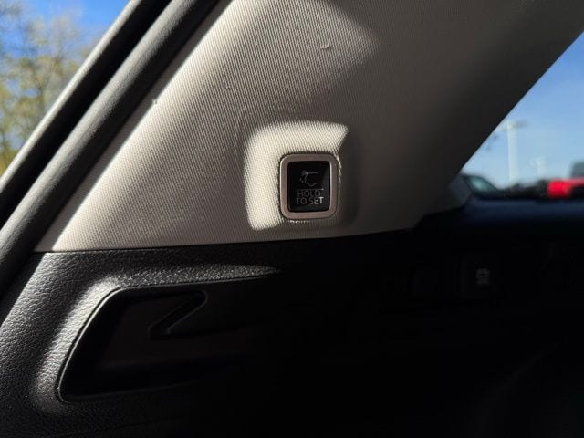 2023 JEEP GRAND CHEROKEE - Image 12