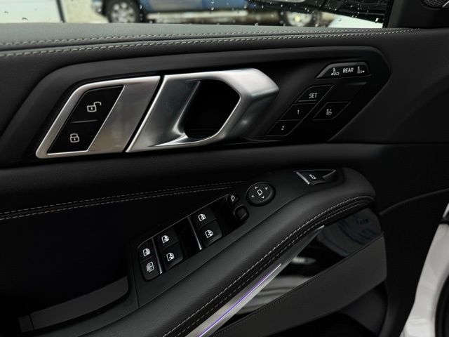 2026 BMW X7 - Image 14