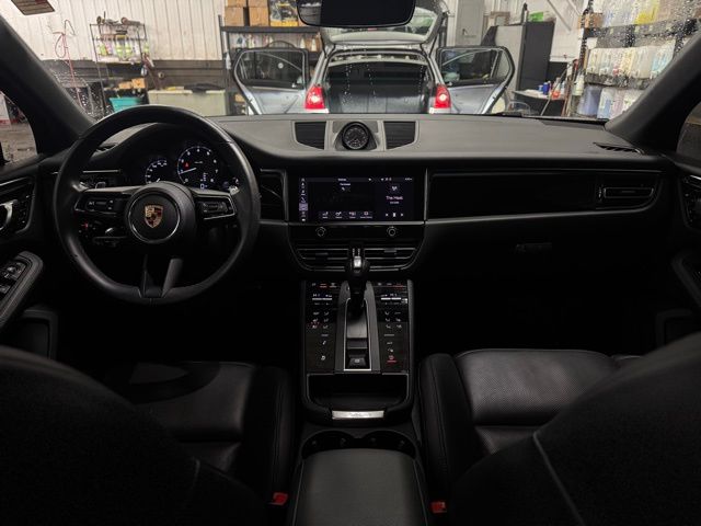 2024 PORSCHE MACAN - Image 25