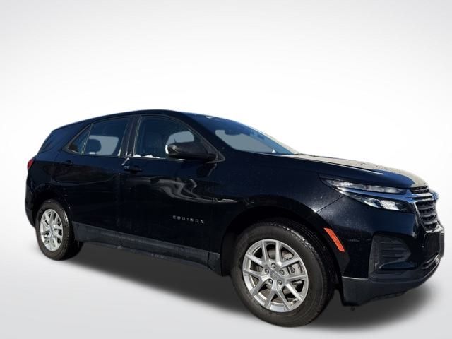 2024 Chevrolet Equinox LS photo 2