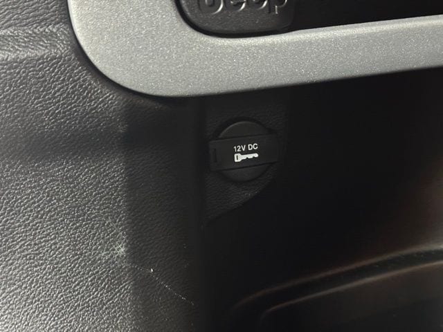 2017 JEEP CHEROKEE - Image 11