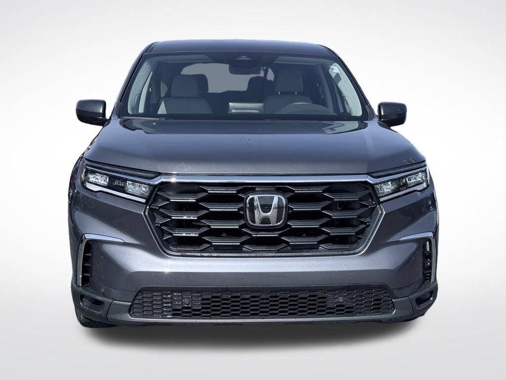 Used 2023 Honda Pilot LX SUV