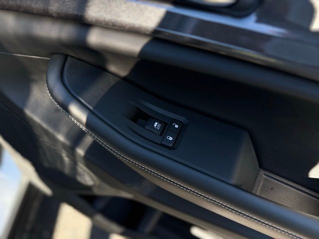 2023 JEEP GRAND CHEROKEE - Image 16