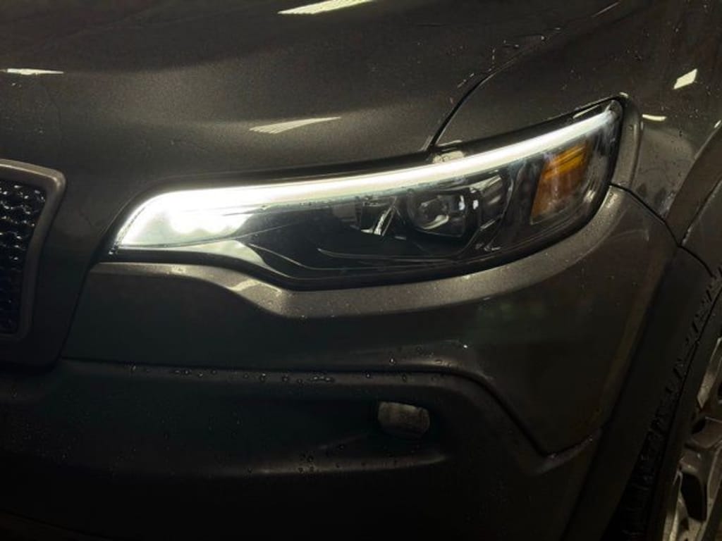 Used 2022 Jeep Cherokee Trailhawk SUV