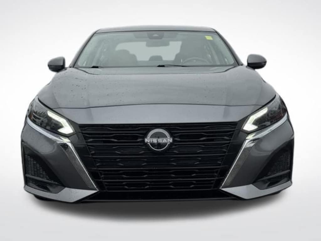 Used 2023 Nissan Altima 2.5 SV Sedan