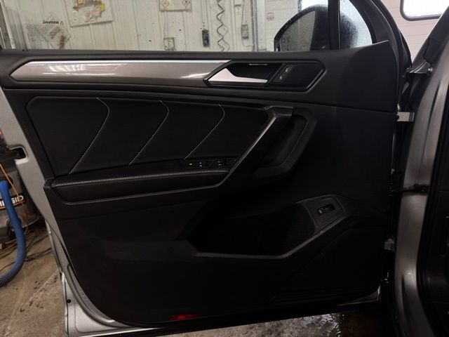 2022 VOLKSWAGEN TIGUAN - Image 14