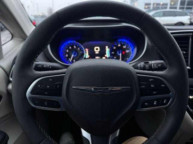 2024 CHRYSLER PACIFICA - Image 26