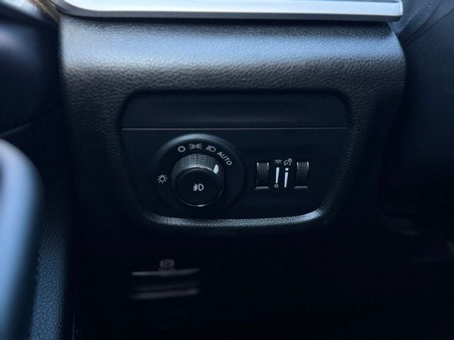 2023 JEEP GRAND CHEROKEE - Image 30