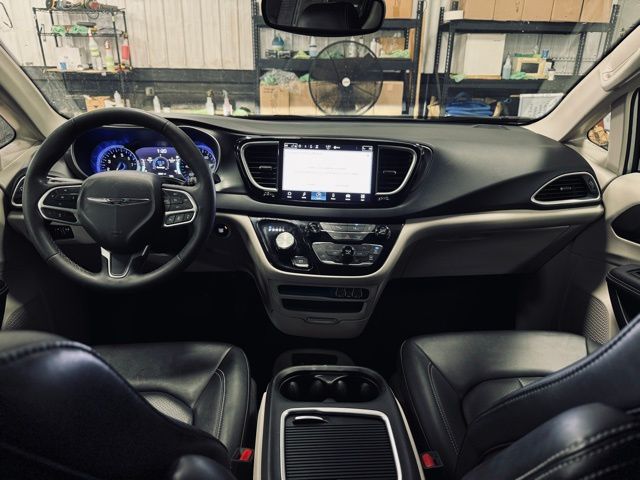 2024 CHRYSLER PACIFICA - Image 27