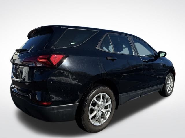2024 Chevrolet Equinox LS photo 3