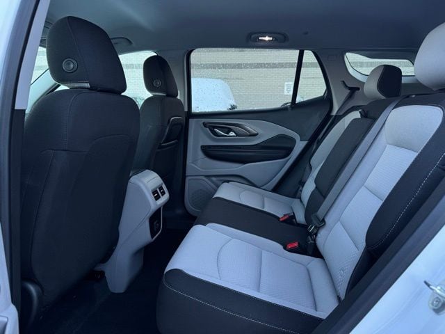 2023 GMC TERRAIN - Image 17