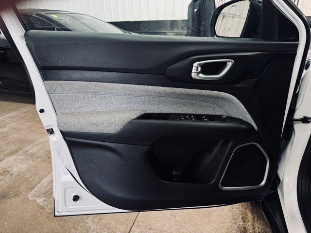 2022 JEEP COMPASS - Image 13